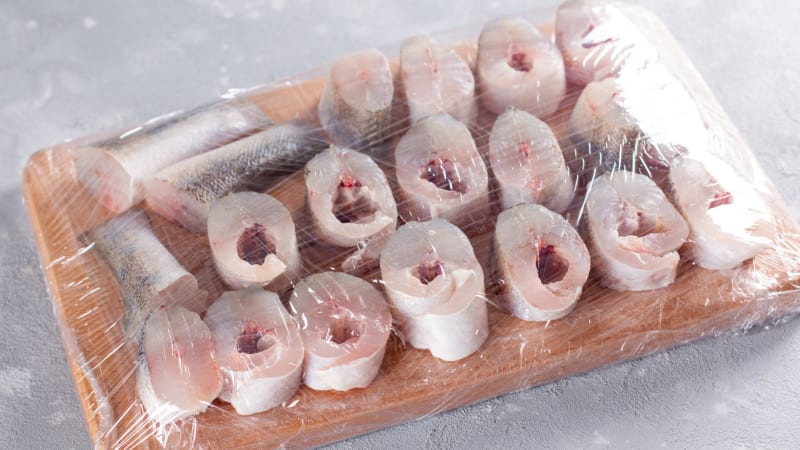 Fisch einfrieren Vorbereitung - Portioniert und Sauber<br>
